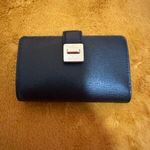 Small Kate Spade Wallet in Excellent Condition